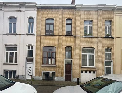                                         Eengezinswoning te huur in Etterbeek, € 1.950
