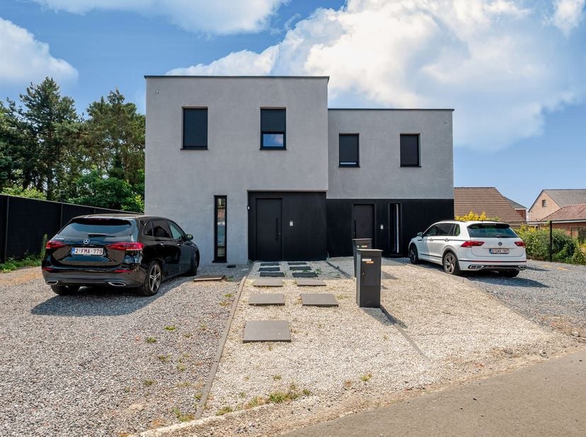 Huis te huur in Anjerstraat  13,
                    3582 Koersel