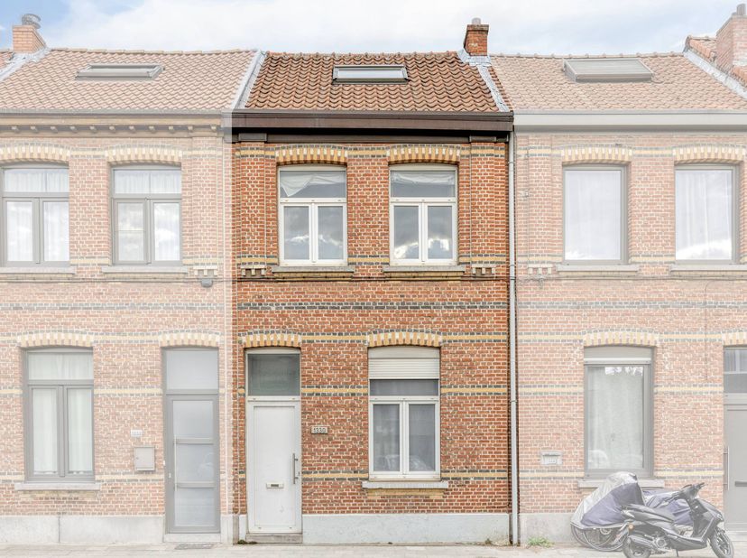 Huis te koop in Sint-Bernardsesteenweg 1330,
                    2660 Hoboken