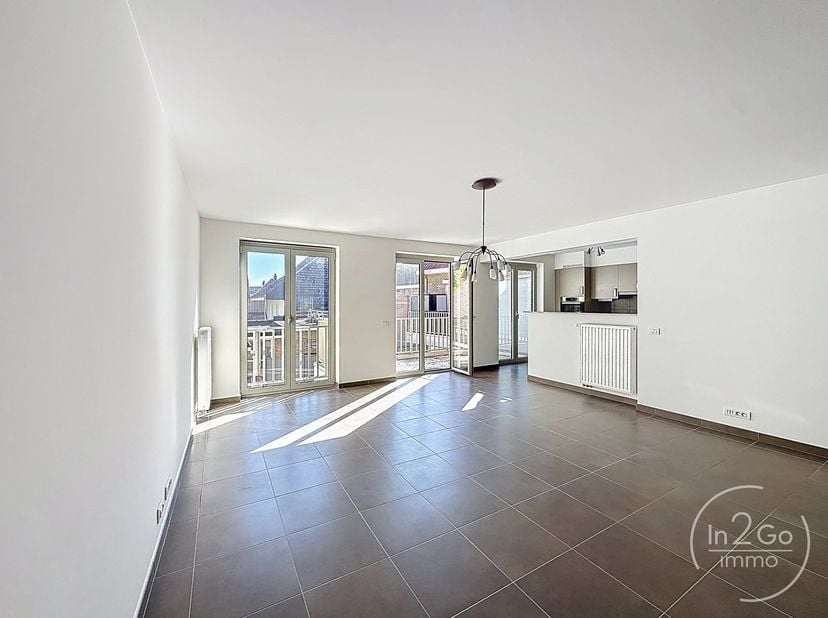 Instapklaar duplex-appartement op een topligging in het hart van Aarschot, met directe nabijheid van het stadspark. Hier geniet u dagelijks van rust,