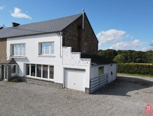                                         Immeuble d'appartements à vendre à Lesve, € 299.000
