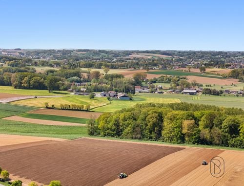                                         Usage mixte à vendre à Parike, € 995.000
