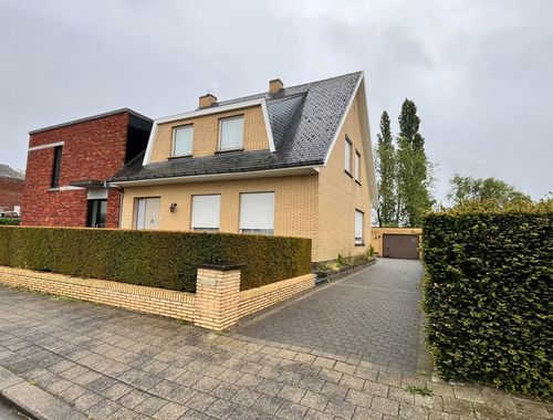                                        Maison à vendre à Heule, € 300.000
