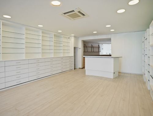                                         Handelszaak te koop in Assebroek, € 449.000
