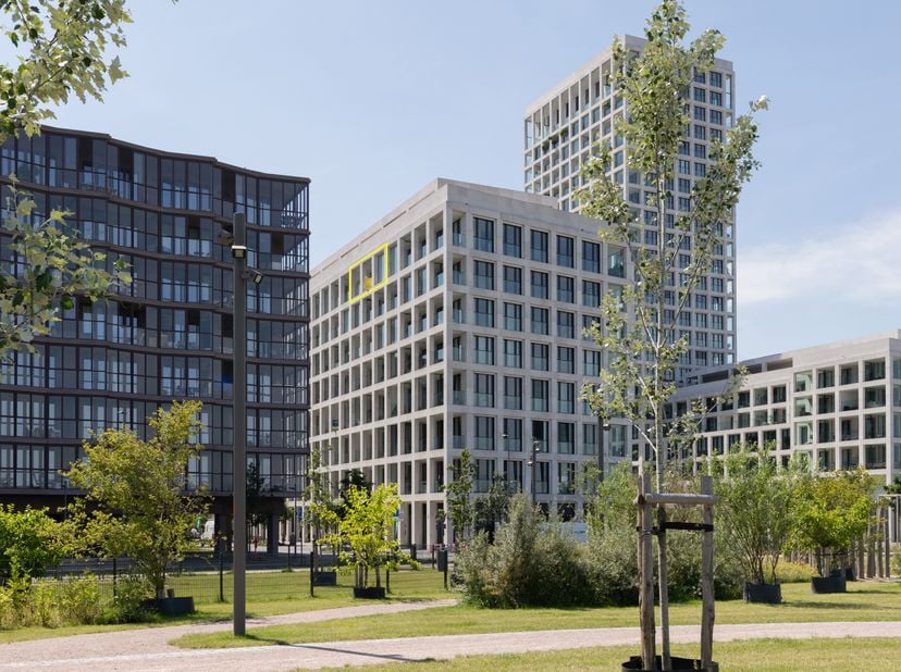 Wonen aan de vernieuwde Scheldekaaien Antwerpen Nieuw Zuid met zicht op de Schelde .<br />
<br />
Gelegen op de zevende (top)verdieping van het projec