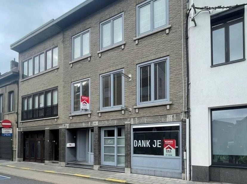 [[ DIT PAND NEEMT DEEL AAN DE ERA OPEN HUIZEN DAG OP 13/6 VAN 16:00 TOT 17:00 ]] Wevelgem - Ruime woning met 7 slaapkamers en ruime stadstuin te koopD