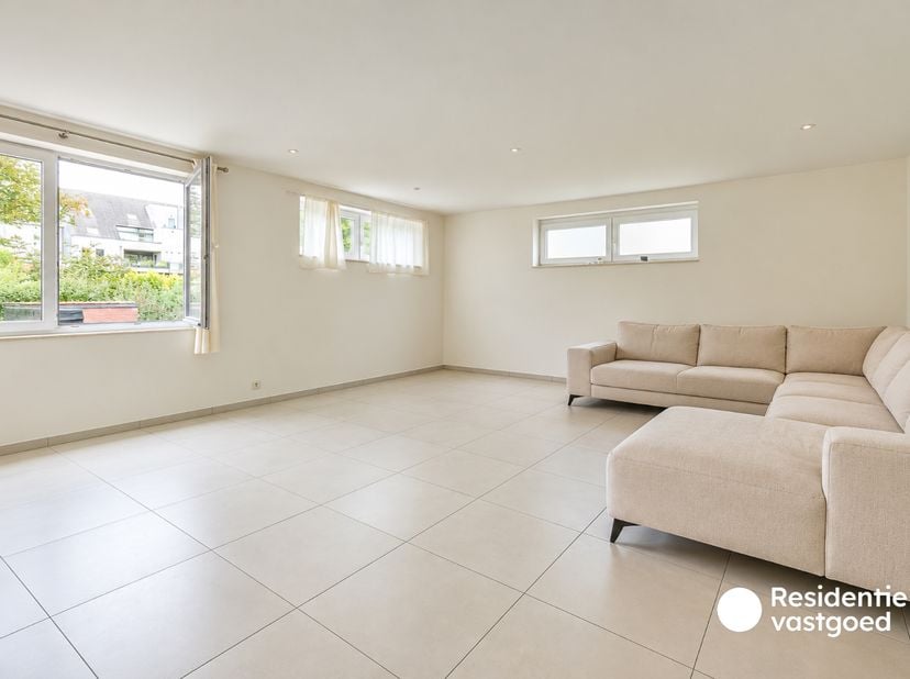 Appartement te koop in Sint-Alfonsusstraat 63,
                    8800 Roeselare