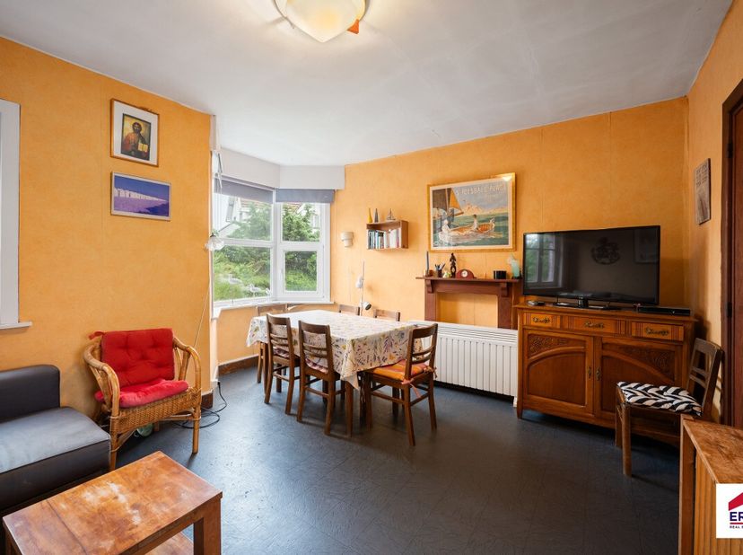 Te koop: halfopen woning nabij strand en duinen! Te renoveren halfopen woning op een absolute toplocatie! Deze woning bevindt zich op wandelafstand va