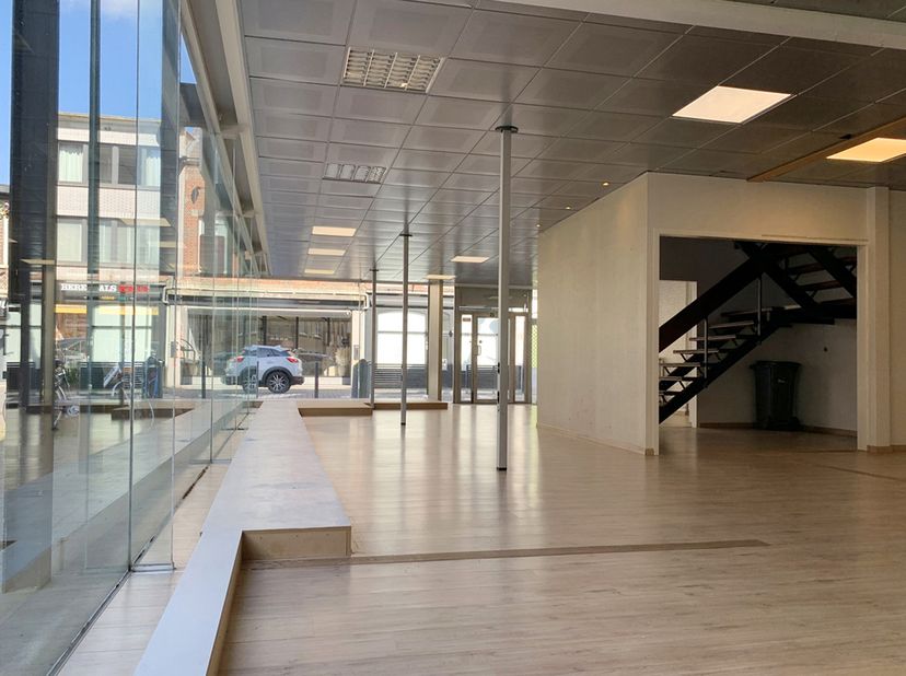 Bien professionnel à vendre
                    à 2200 Herentals