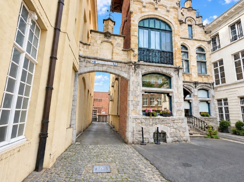 Garage à vendre à Jan Breydelstraat 8,
                    9000 Gent
