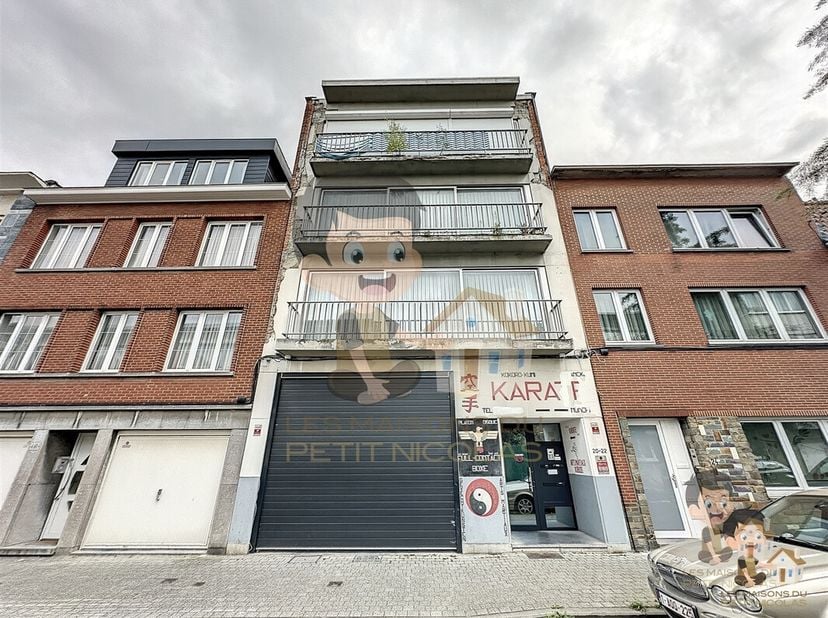 Les Maisons du Petit Nicolas presenteert dit investeringspand gelegen in Molenbeek!<br />
Dit gebouw bestaat uit twee verdiepingen die gebruikt worden