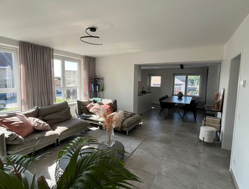                                         Appartement à louer à Alveringem, € 800
