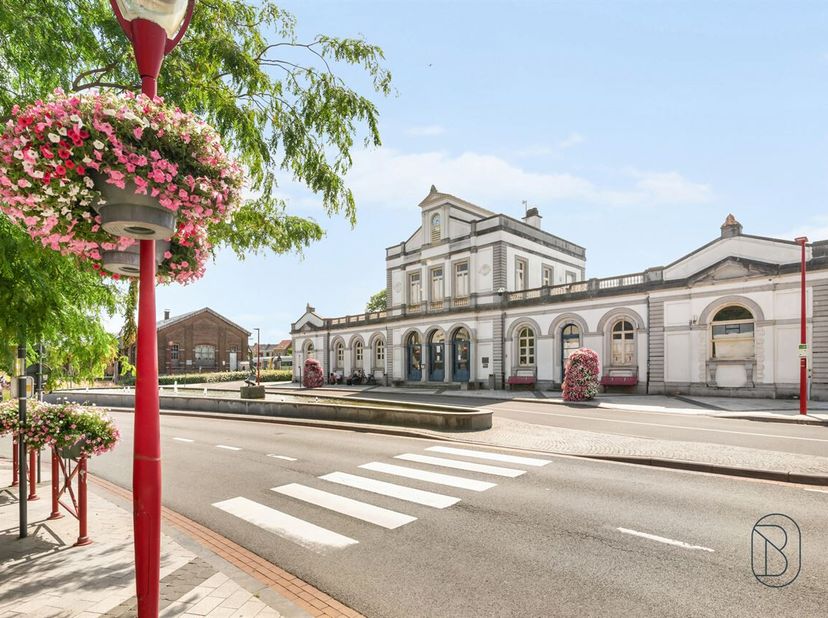 Verhuurd nieuwbouwappartement met 2 slaapkamers!<br />
Op de derde verdieping van een recente residentie bevindt zich dit lichtrijke appartement met t