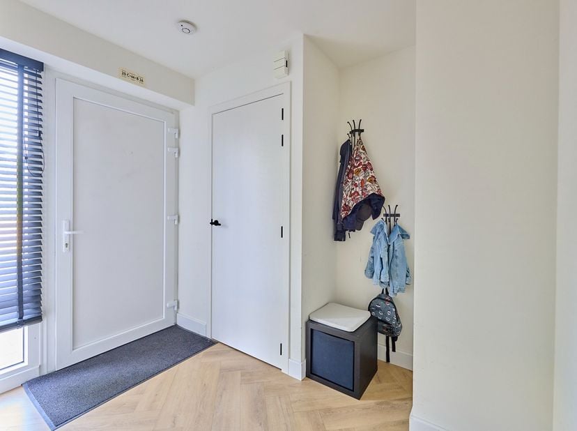 Landelijke rust gecombineerd met alle moderne comfort, dat vind je in deze gloednieuwe woning in Achel, vlakbij de Nederlandse grens. Een prachtig nie