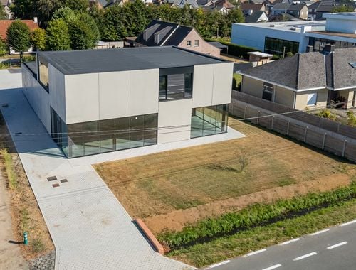                                         Espace de bureaux à louer à Gavere, € 3.900

