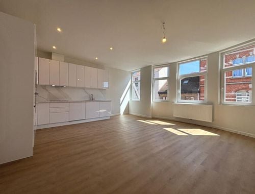                                         Appartement te huur in Ukkel, € 1.450
