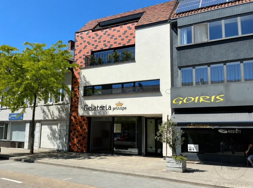 Bien professionnel à louer
                    à 3600 Genk