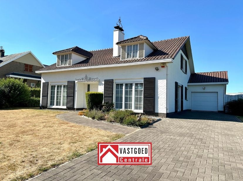 Op een goede locatie in Tongeren-Borgloon vinden we deze verzorgde vrijstaande woning, omgeven door een mooie groene tuin en met een prachtig uitzicht