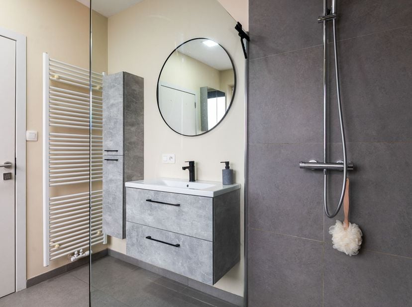 Volledig gerenoveerde woning met gezellige stadstuin in Zele. <br />
<br />
Deze instapklare woning werd in 2019 volledig gerenoveerd en is gelegen
