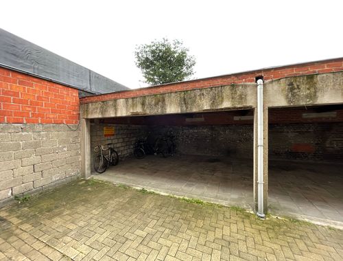                                         Garage te huur in Gent, € 95
