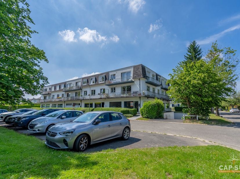 WATERLOO – Cap Sud vous propose à la vente cette surface polyvalente d'environ 56 m², idéalement située à proximité immédiate du centre de Waterloo, d