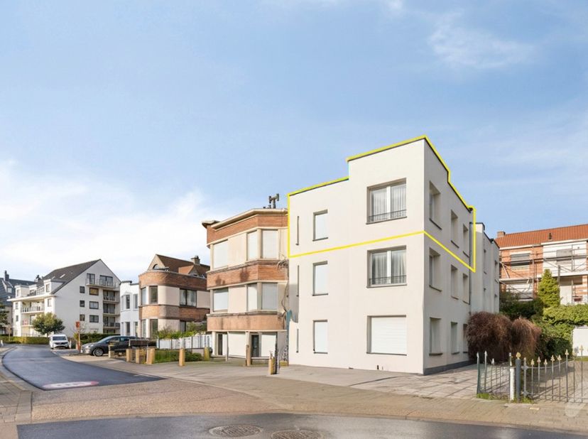 Appartement te koop in Koninginnelaan 51,
                    8660 De Panne