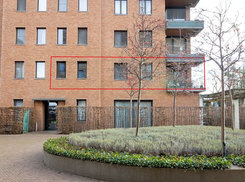 APPARTEMENT AVEC PLACE DE PARKING - <br />
<br />
Appartement loué situé au premier étage de la résidence De Kaai à Hasselt. <br />
Cette résidence bé