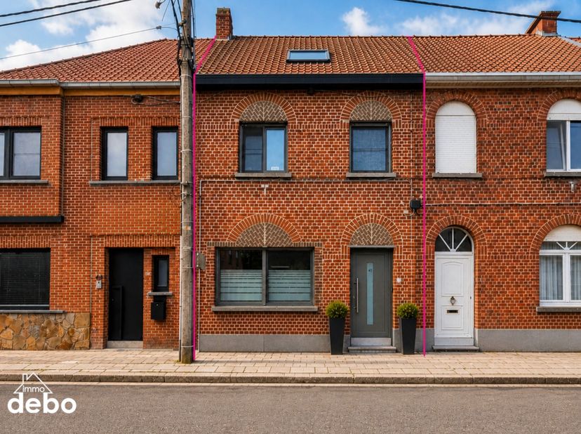 Huis te koop in Hinnestraat 43. bus 1,
                    8550 Zwevegem