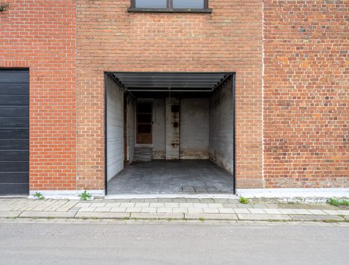                                         Garage te huur in Harelbeke, € 250
