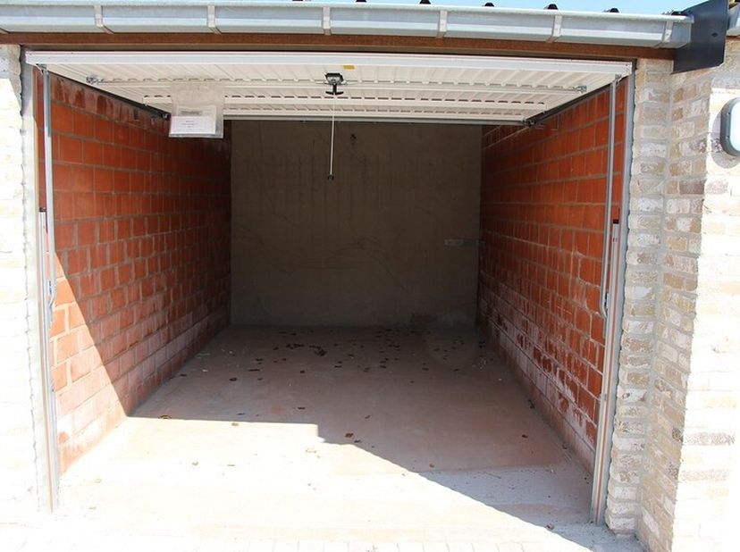 Garage à louer
                    à 8680 Koekelare