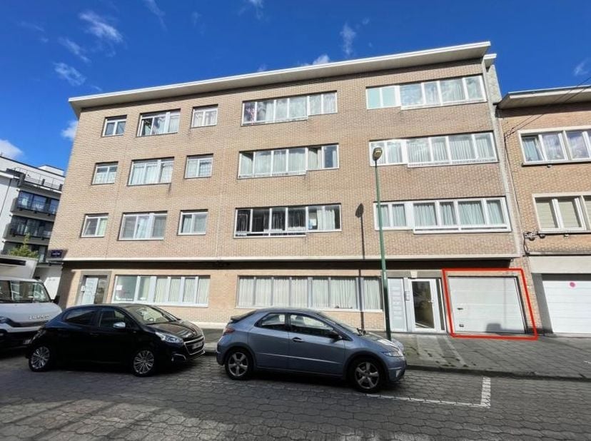 Garage te koop
                    in 1080 Sint-Jans-Molenbeek