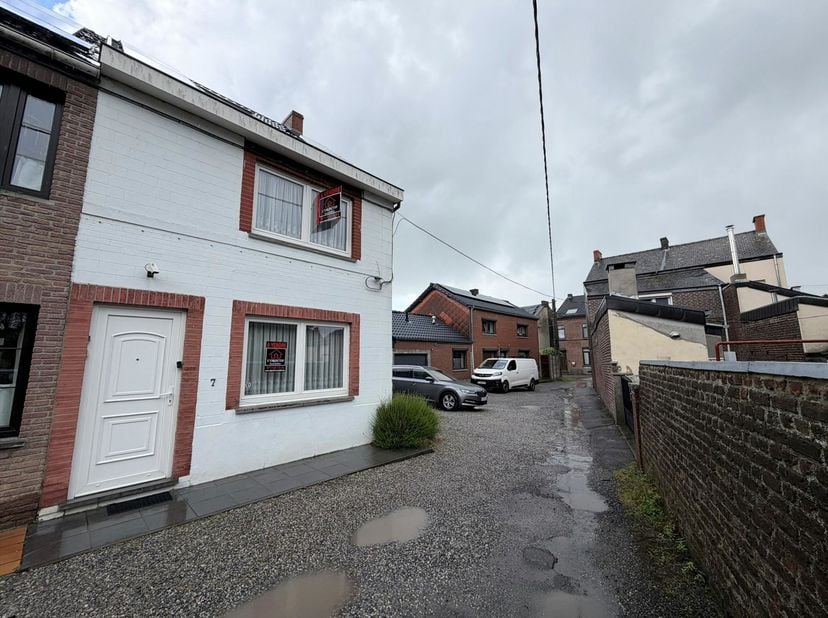 Charmante maison 3 façades avec jardin et garage – Situation idéale au calme<br />
Située dans un sentier en cul-de-sac, découvrez cette agréable et l