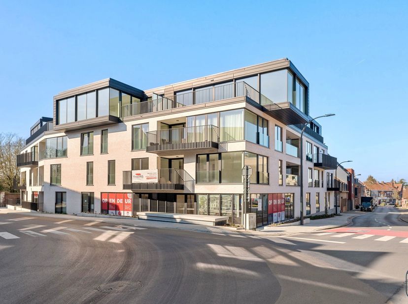À langle de la Kortrijkstraat et de la Harelbeekstraat se trouve la résidence Sint-Amandus : un superbe projet neuf comprenant 23 appartements et 2 su