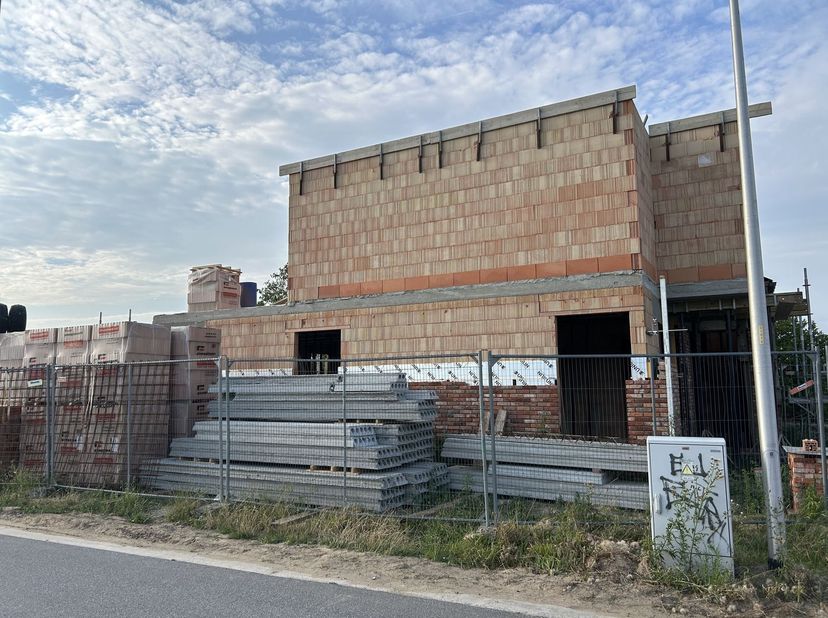 Nieuw te bouwen halfopen woning | E-peil: 11 | Zonnepanelen &amp; thuisbatterij | Oplevering medio 2027<br />
 Op zoek naar een stijlvolle en toekomstger