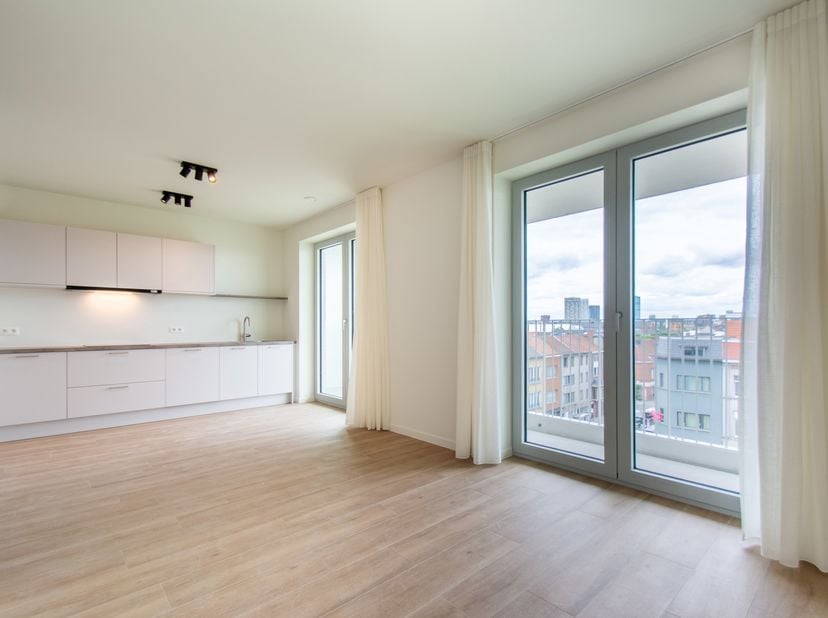 Dit nieuwbouwappartement van het project De Groene Poort geniet van een uitstekende ligging aan het Lobroekplein en het Kalverweipark, in de nieuwe dy