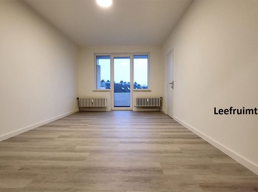 Appartement op de tweede verdieping vlakbij de Ring van Leuven.<br />
Omschrijving: inkomhal, living, terras, keuken uitgerust met kookplaat en dampka