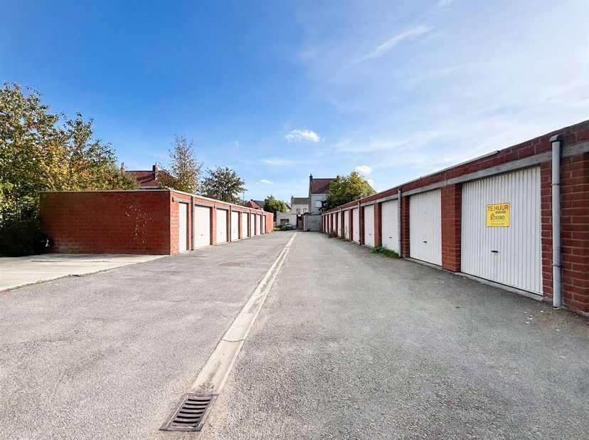Garage te huur in ,
                    8900 Ieper