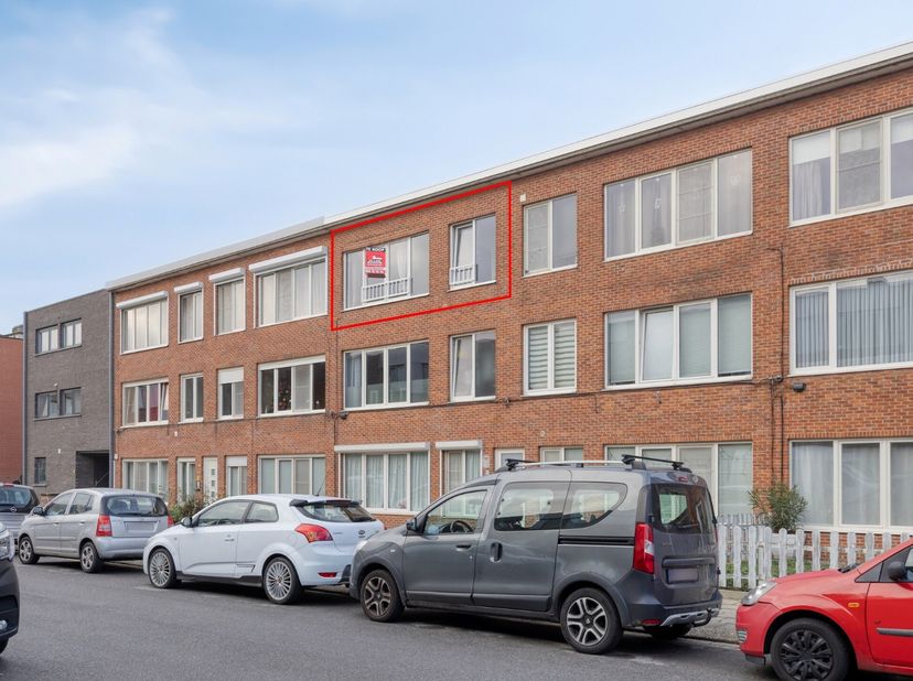 Dit instapklare 2 slaapkamer-appartement bevindt zich in het centrum van Turnhout, te Molenbergstraat. Winkels, scholen, openbaar vervoer alsook de Gr