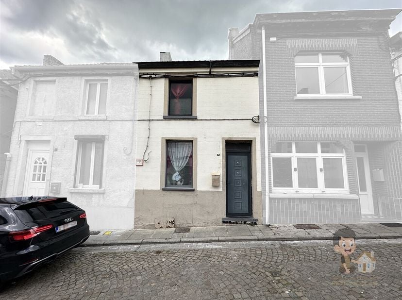 Les maisons du petit Nicolas a le plaisir de vous présenter ce lot de 2 maisons (2 numéros d'habitation officiels)<br />
Première maison :<br />
   -