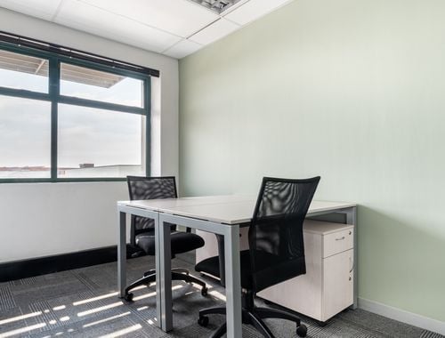                                         Bureaux à louer à Antwerpen, € 129
