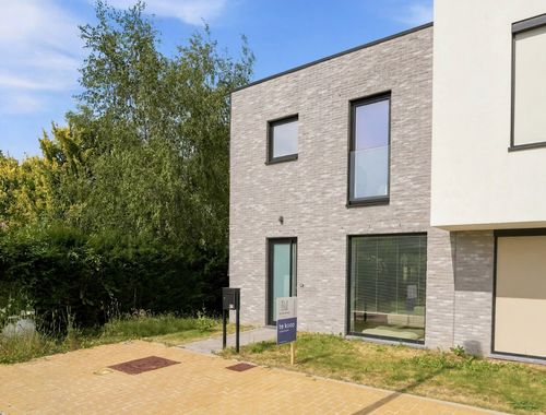                                         Maison à vendre à Heule, € 335.000

