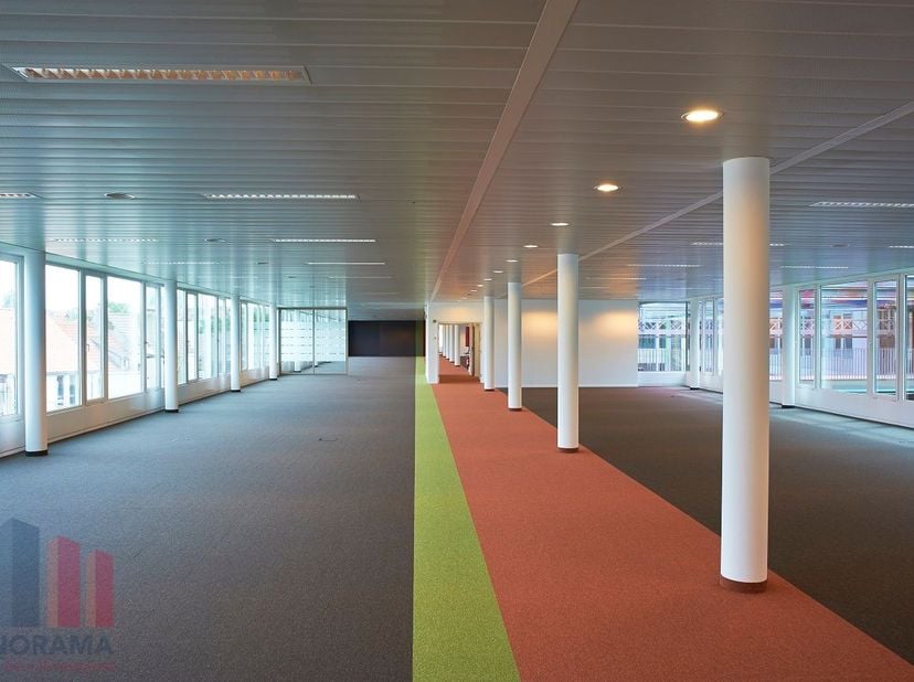Bureau de 803&amp;nbsp;m² situés à un emplacement stratégique de premier choix, à proximité immédiate de la gare de Bruxelles-Nord. À moins de 3 minutes à