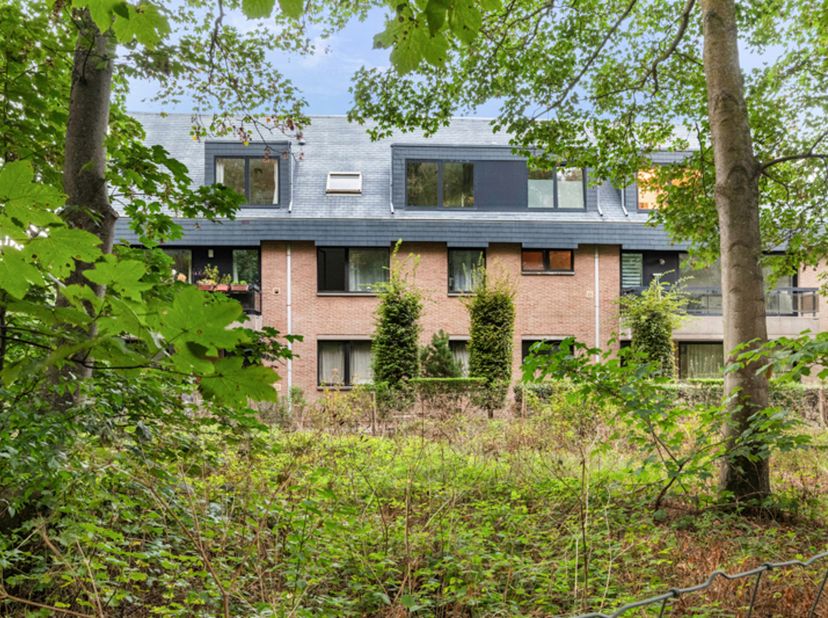 Dit 2-slaapkamerappartement op de eerste verdieping van Residentie Het Park combineert een praktische indeling met een rustige topligging in Koksijde,
