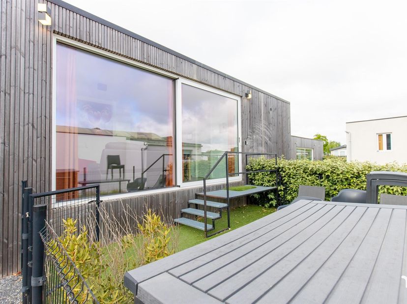 Instapklare, energiezuinige vakantiewoning op kleinschalig domein 'New Dahlia'<br />
<br />
Ontdek deze prachtig afgewerkte, verplaatsbare chalet ge