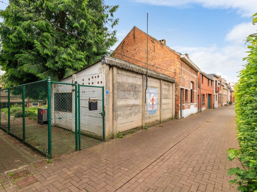 Bouwgrond voor HOB op een perceel van 360m²<br />
<br />
 Ligging: Gelegen in een rustige straat nabij het centrum van Herentals met alle faciliteit