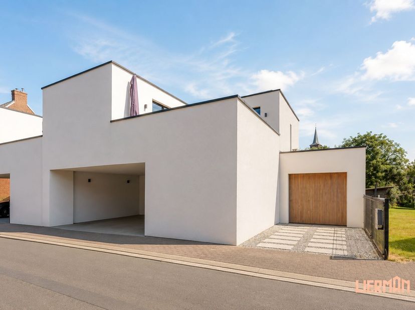 - Bezoekdag: ZA 25/7 (VM) - enkel op afspraak - 053 89 99 66 -<br />
Deze recente halfopen BEN-woning uit 2017 combineert een kwalitatieve afwerking m
