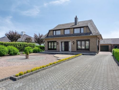                                         Woning te koop in Maaseik, € 395.000
