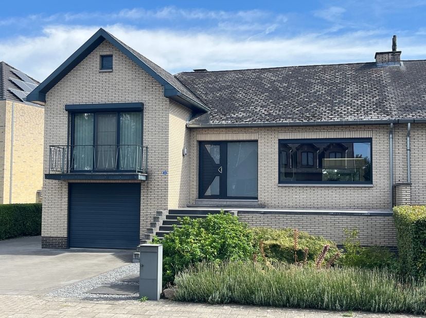 Huis te koop in Grotestraat 120,
                    3630 Boorsem