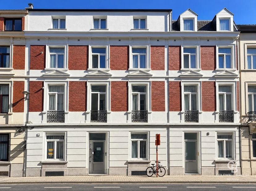 Bien professionnel à vendre à RUE VANDENBROECK 4,
                    1050 Ixelles
