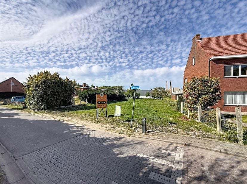 Mooie en rustig gelegen bouwgrond voor open bebouwing!<br />
<br />
Een prachtig perceel bouwgrond van 14 are 63 met een goede bereikbaarheid richti